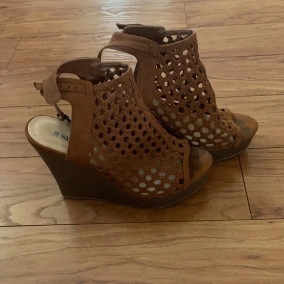 LAST CHANCE!! Get it before it’s GONE!! 👋❤️ Sandle Wedges - Picture 6 of 8